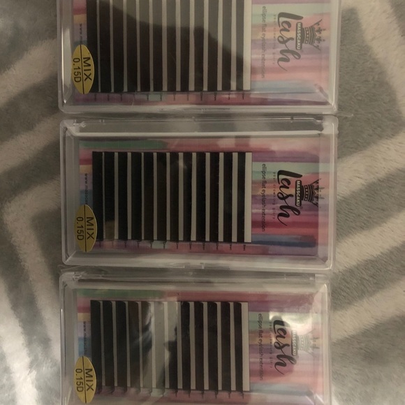 Single eyelashes extensions - Picture 2 of 2